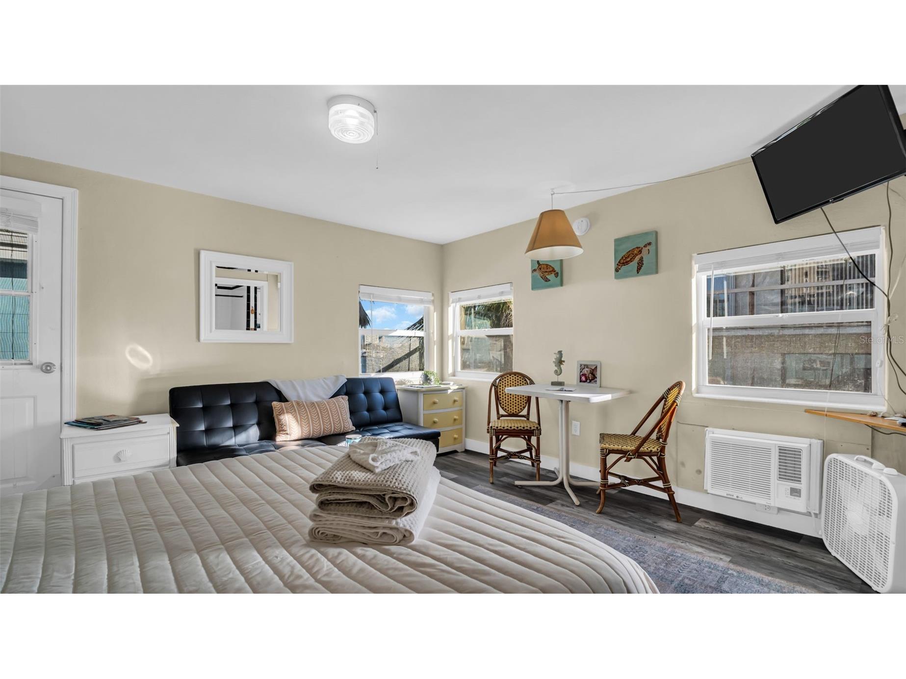 483 E Shore Drive #D3 Clearwater Beach FL 33767 TB8323285 image3