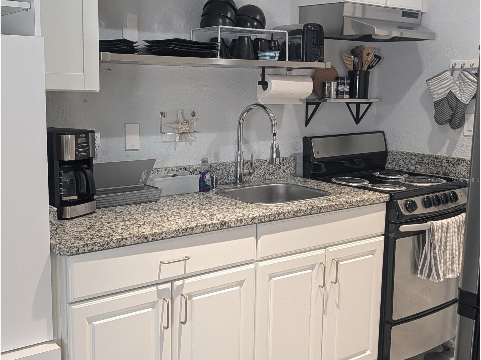 483 E Shore Drive #D6 Clearwater Beach FL 33767 - INTRA-COASTAL WATERWAY TB8528393 image9