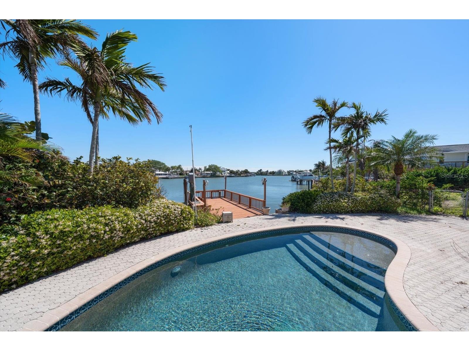 483 Harbor Drive N Indian Rocks Beach FL 33785 TB8489264 image1