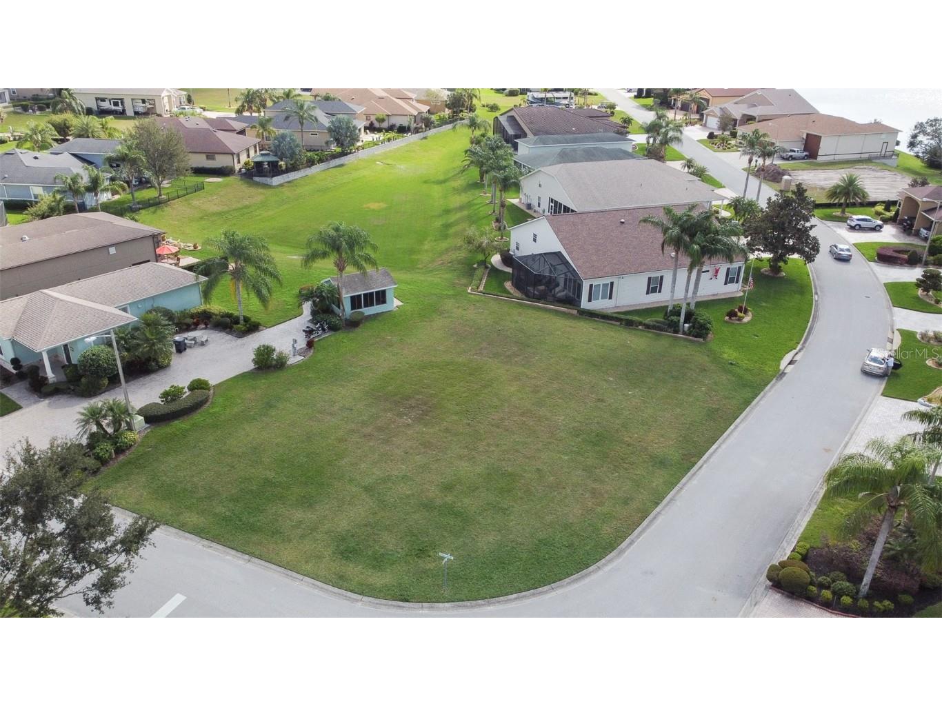 483 Meandering Way Polk City FL 33868 L4934345 image1