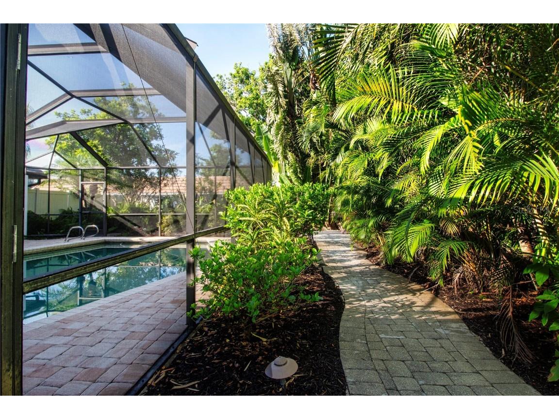 483 Partridge Circle Sarasota FL 34236 A4655760 image27