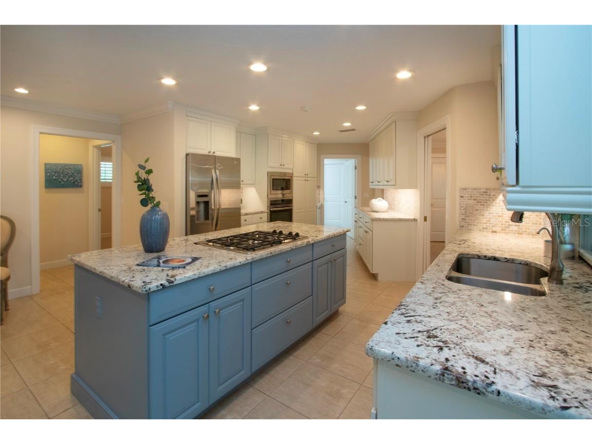 483 Partridge Circle Sarasota FL 34236 A4655760 image4