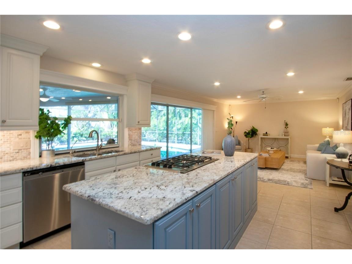 483 Partridge Circle Sarasota FL 34236 A4655760 image5