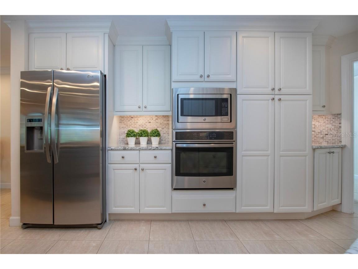 483 Partridge Circle Sarasota FL 34236 A4655760 image6