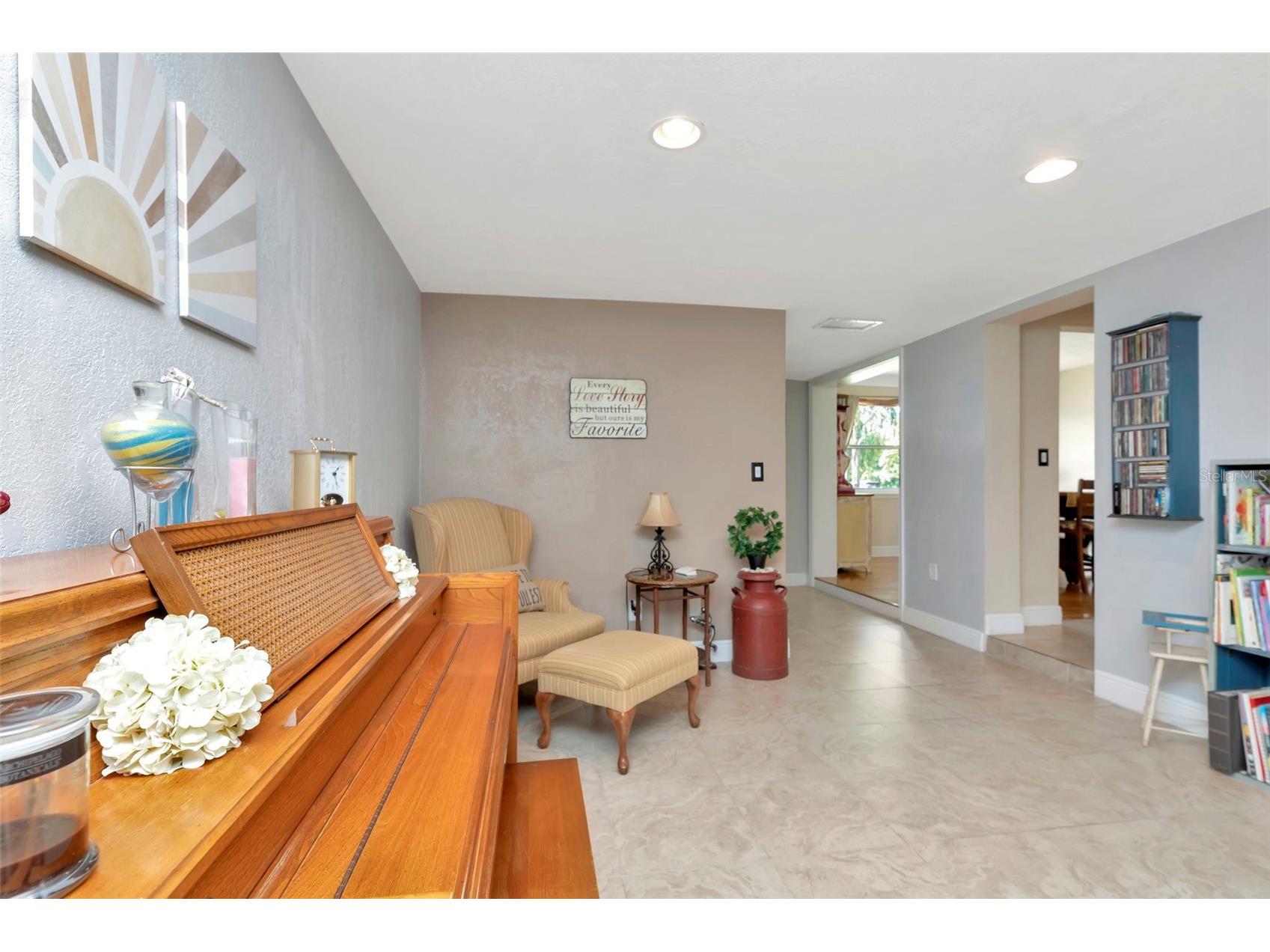 4830 3rd Avenue N Saint Petersburg FL 33713 TB8493677 image12