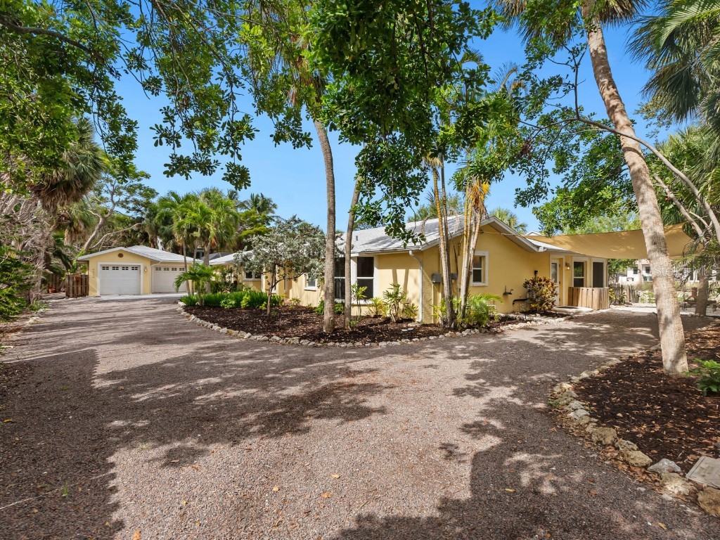 4830 Estrada De Costa Sarasota FL 34242 - LAKE RITTWOOD A4666867 image2