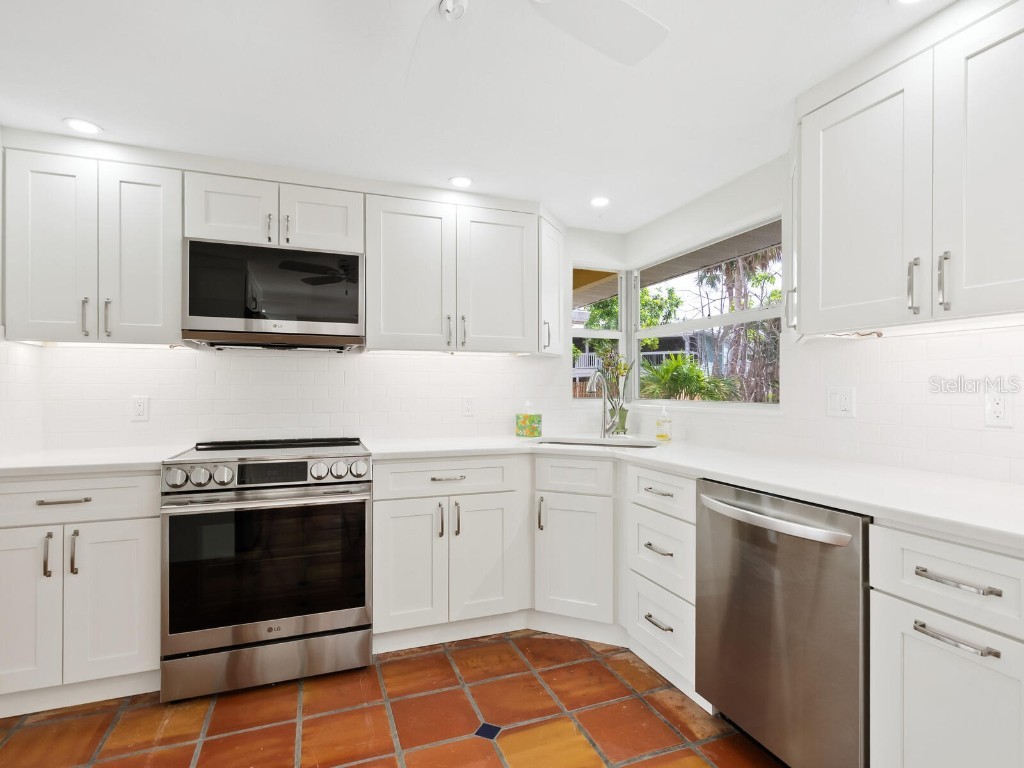 4830 Estrada De Costa Sarasota FL 34242 - LAKE RITTWOOD A4666867 image23