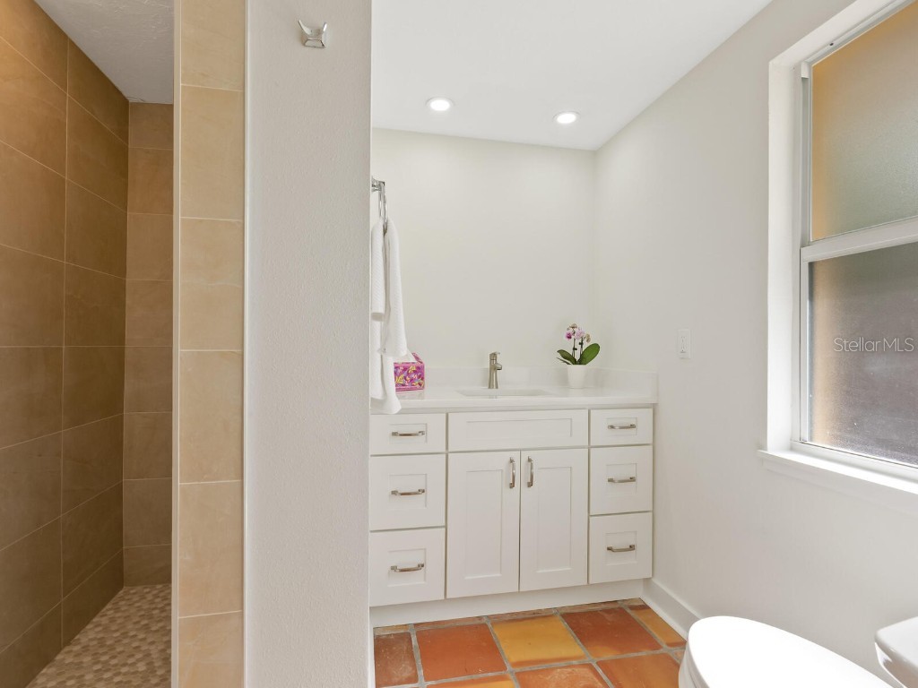 4830 Estrada De Costa Sarasota FL 34242 - LAKE RITTWOOD A4666867 image37