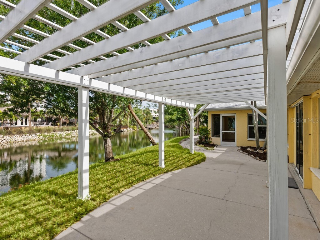 4830 Estrada De Costa Sarasota FL 34242 - LAKE RITTWOOD A4666867 image8