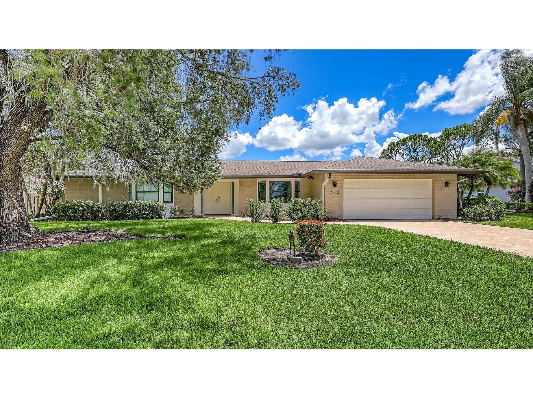 4830 Greywood Lane Sarasota FL 34235 A4659626 image1