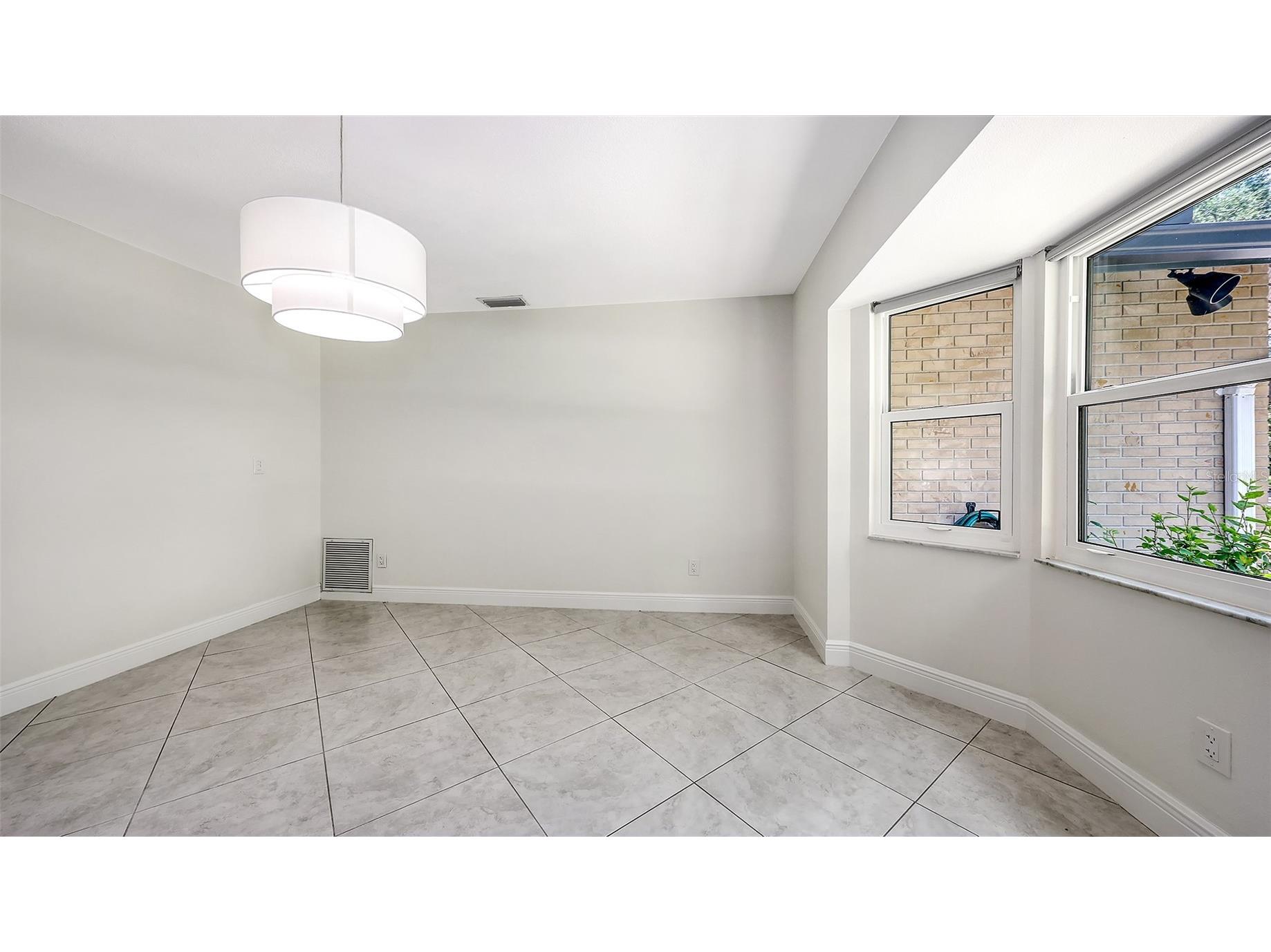 4830 Greywood Lane Sarasota FL 34235 A4659626 image12