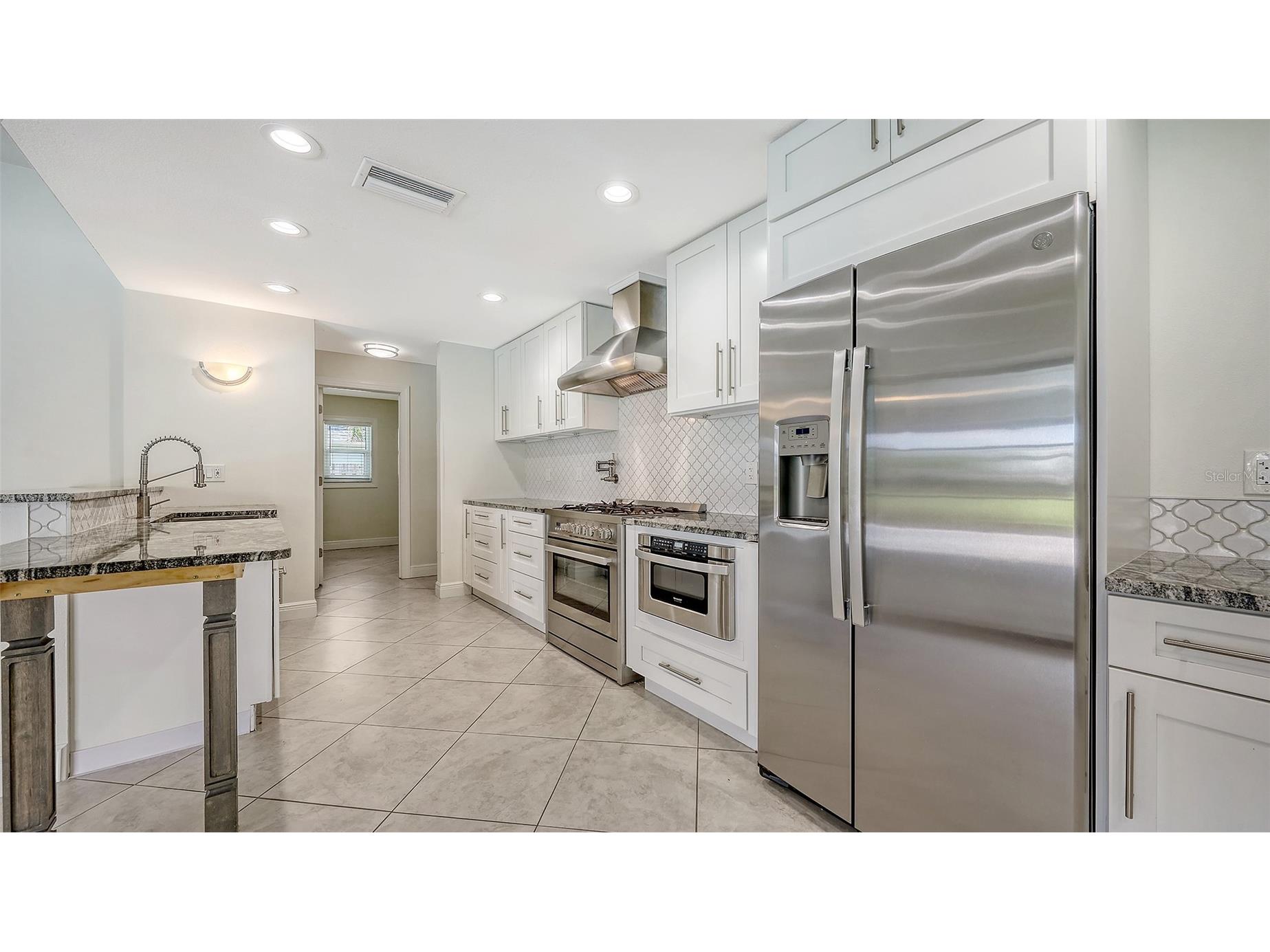 4830 Greywood Lane Sarasota FL 34235 A4659626 image15