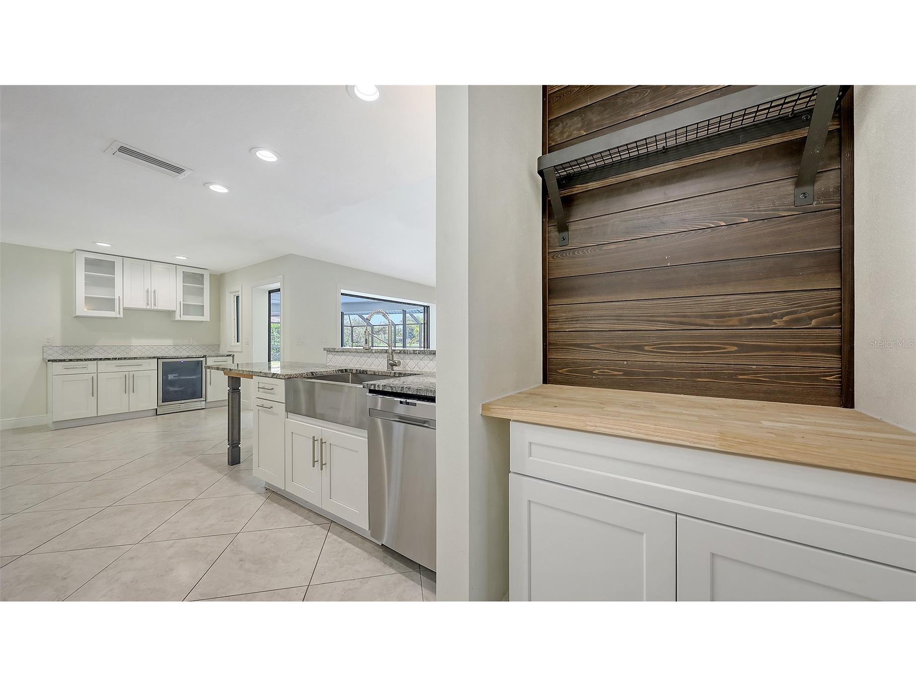 4830 Greywood Lane Sarasota FL 34235 A4659626 image19