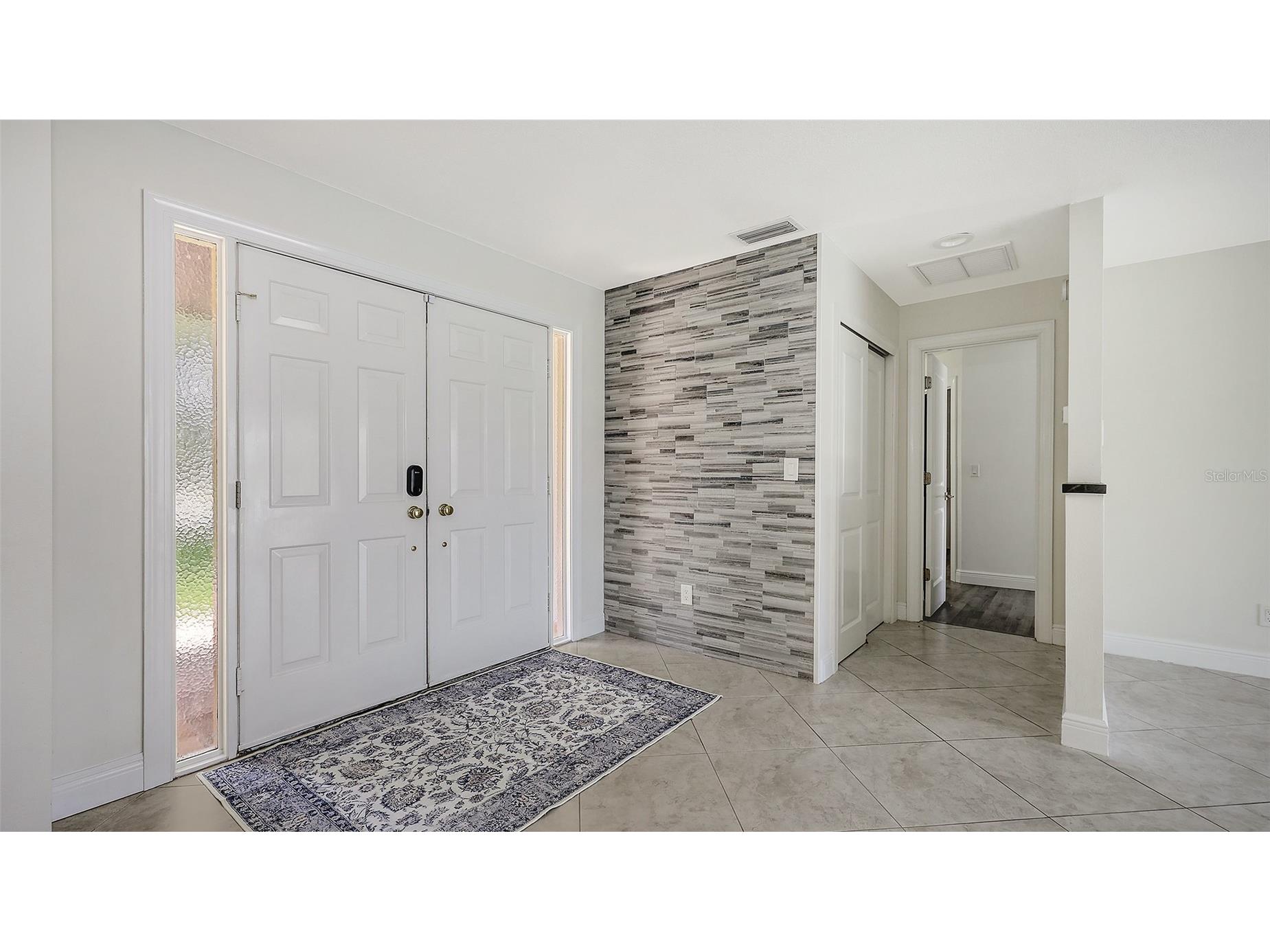 4830 Greywood Lane Sarasota FL 34235 A4659626 image3