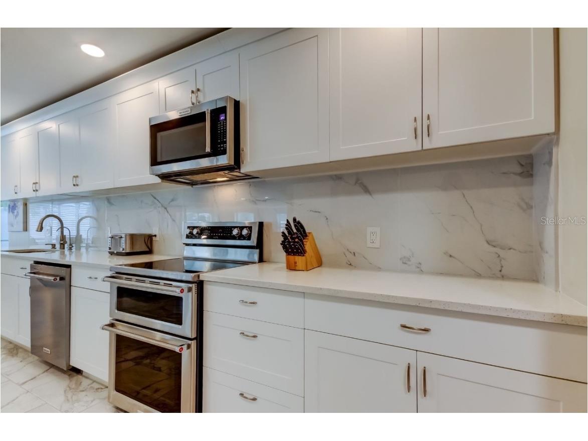 4831 Blue Jay Circle Palm Harbor FL 34683 TB8436972 image14