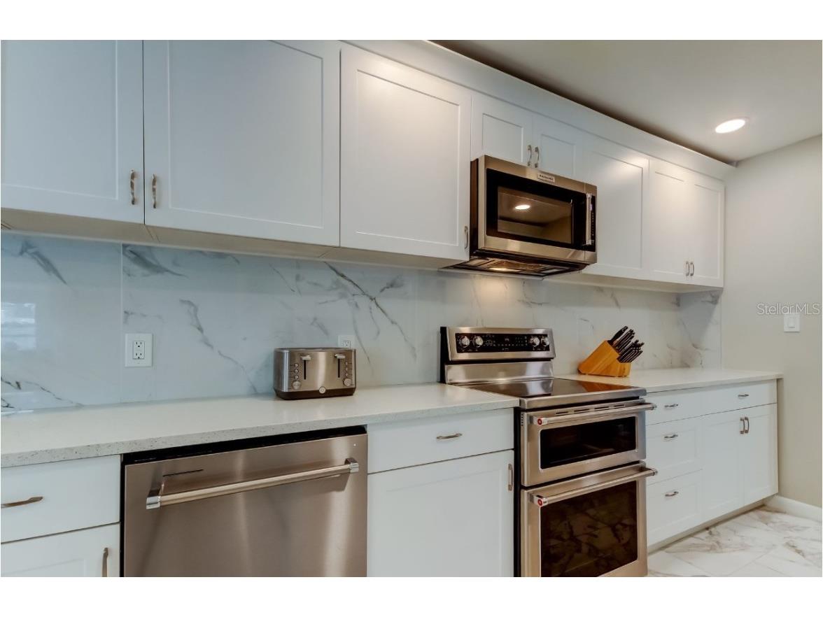 4831 Blue Jay Circle Palm Harbor FL 34683 TB8436972 image15