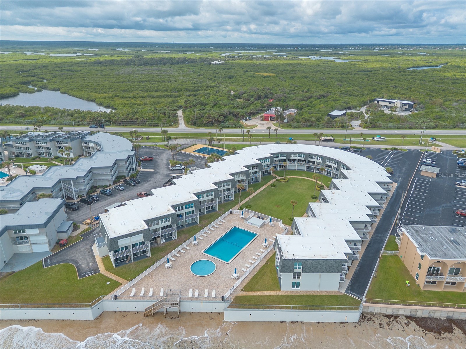 4831 Saxon Drive #1060 New Smyrna Beach FL 32169 - ATLANTIC OCEAN V4945662 image1