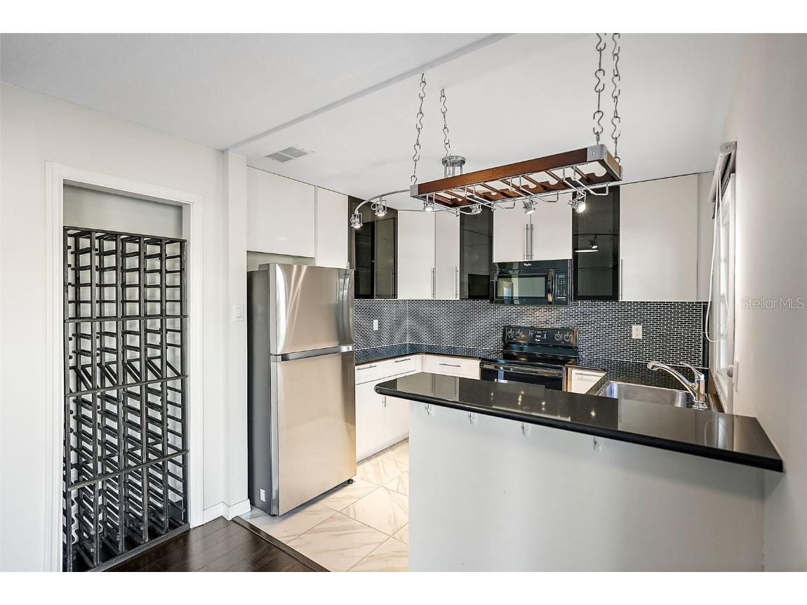 4832 Cobia Drive SE #B Saint Petersburg FL 33705 TB8322164 image2