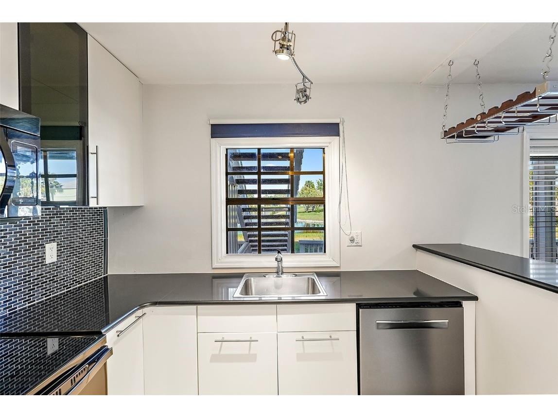 4832 Cobia Drive SE #B Saint Petersburg FL 33705 TB8322164 image8