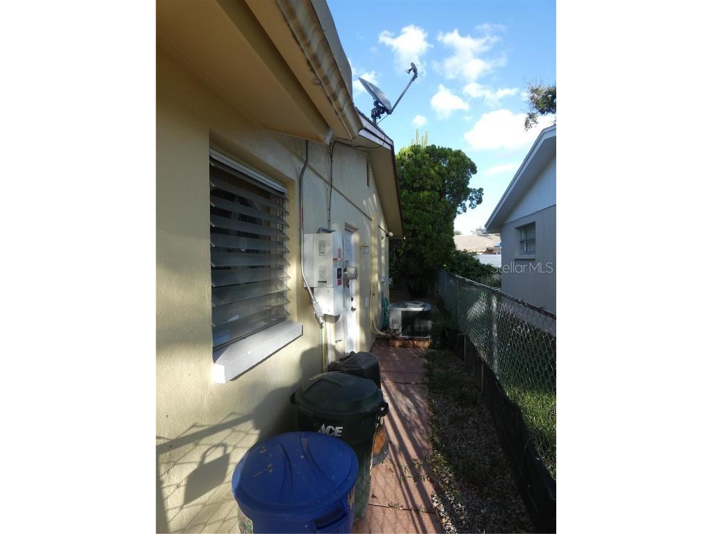 4832 Elmwood Street New Port Richey FL 34653 W7880024 image3