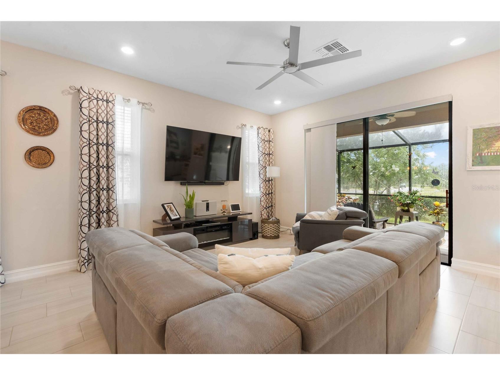 4833 San Martino Drive Wesley Chapel FL 33543 W7887069 image8