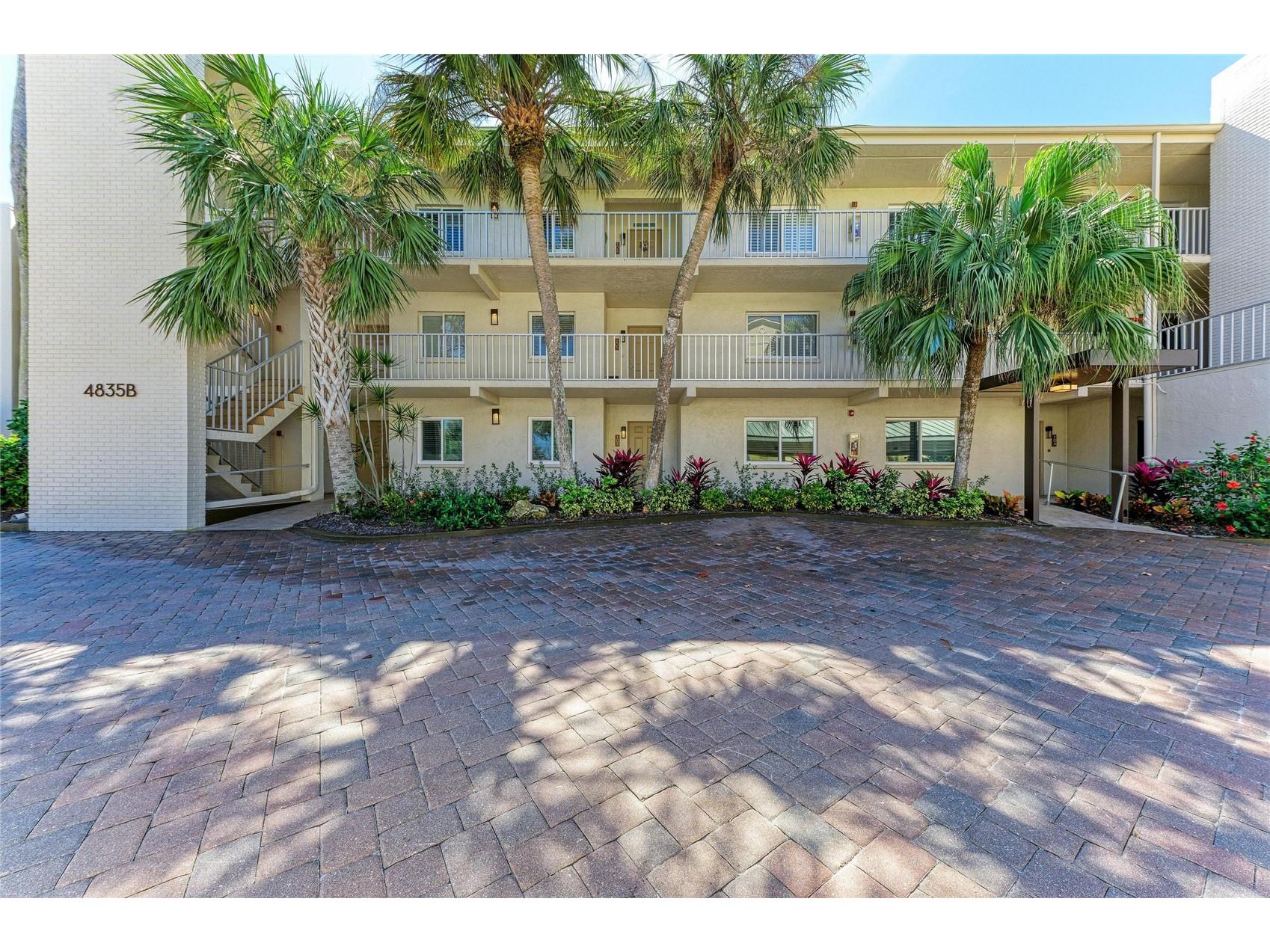 4835 Gulf Of Mexico Drive #105 Longboat Key FL 34228 - GULF A4684056 image3