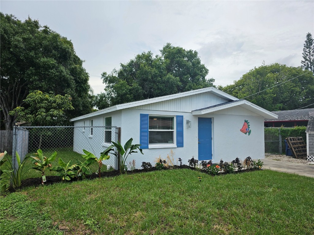 4837 Camphor Avenue Sarasota FL 34231 A4613598 image1