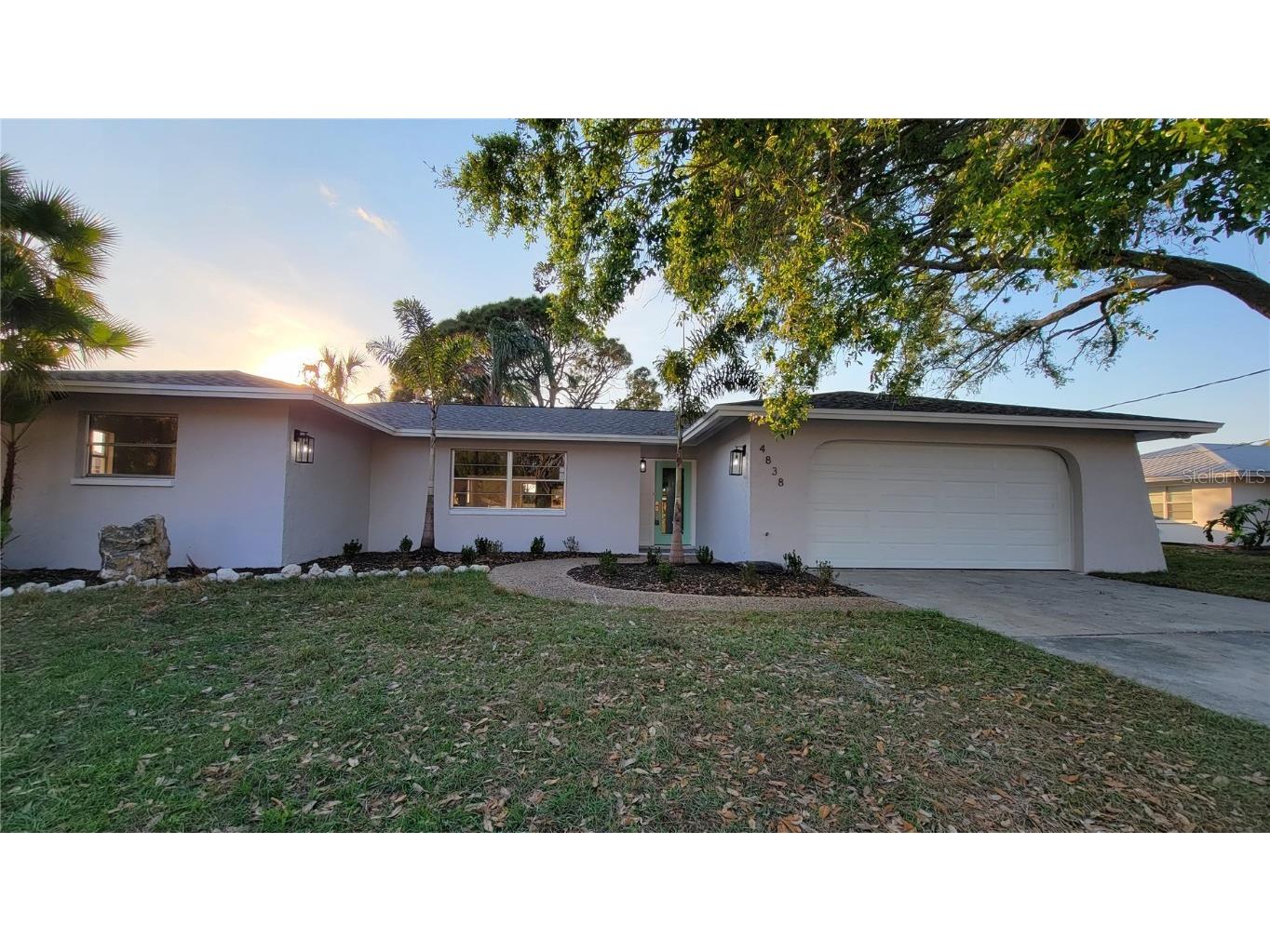 4838 Porpoise Drive Sarasota FL 34231 A4561807 image1