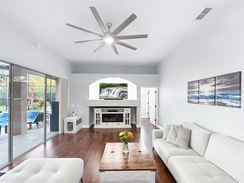 4839 Eaglesham Drive Orlando FL 32826 TB8454920 image2