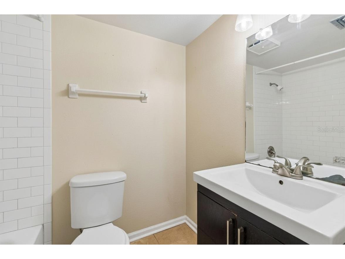 4839 Mcelroy #F206 Tampa FL 33611 TB8498480 image16