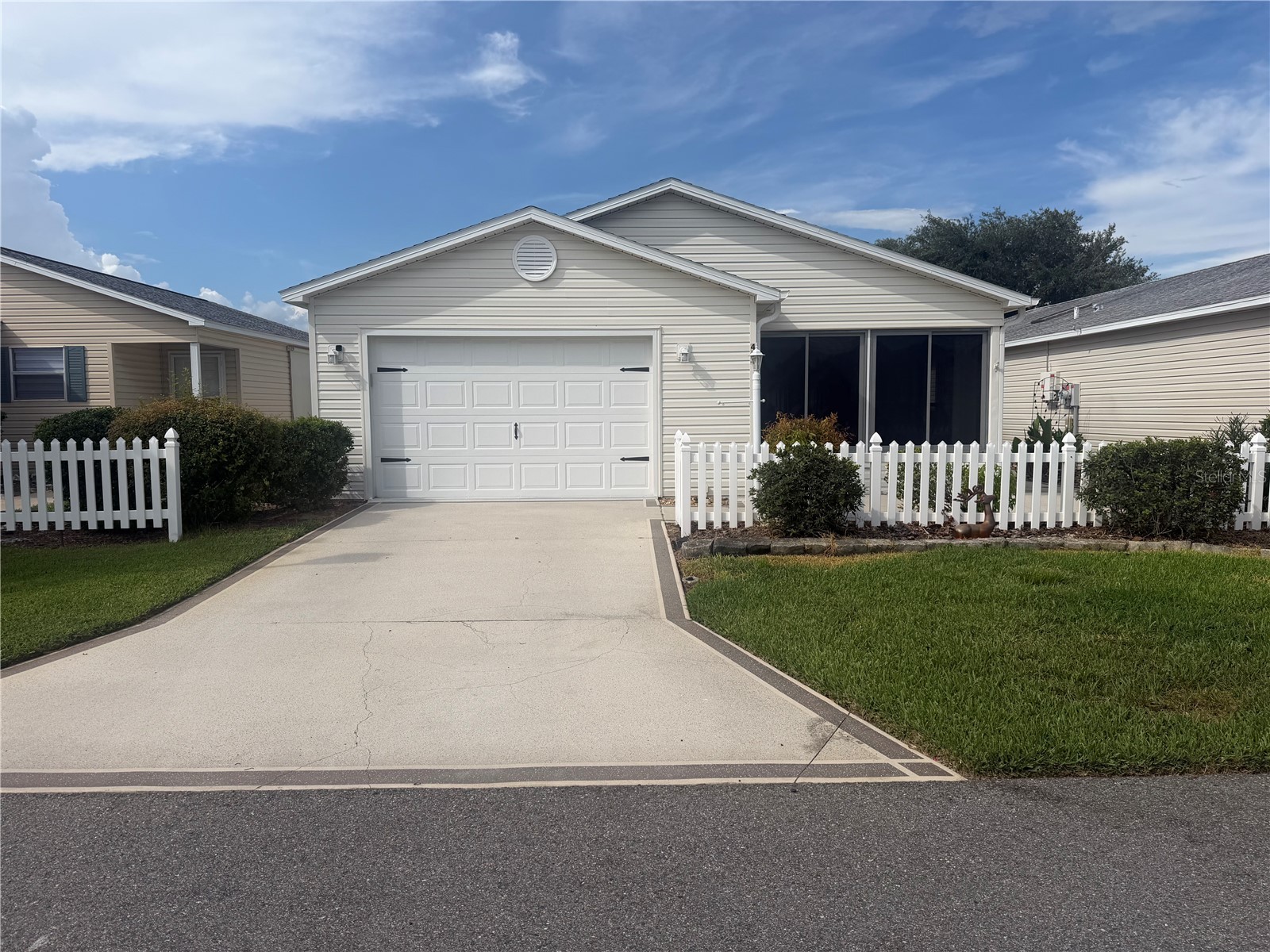 484 Hildalgo Drive Lady Lake FL 32159 G5114375 image1