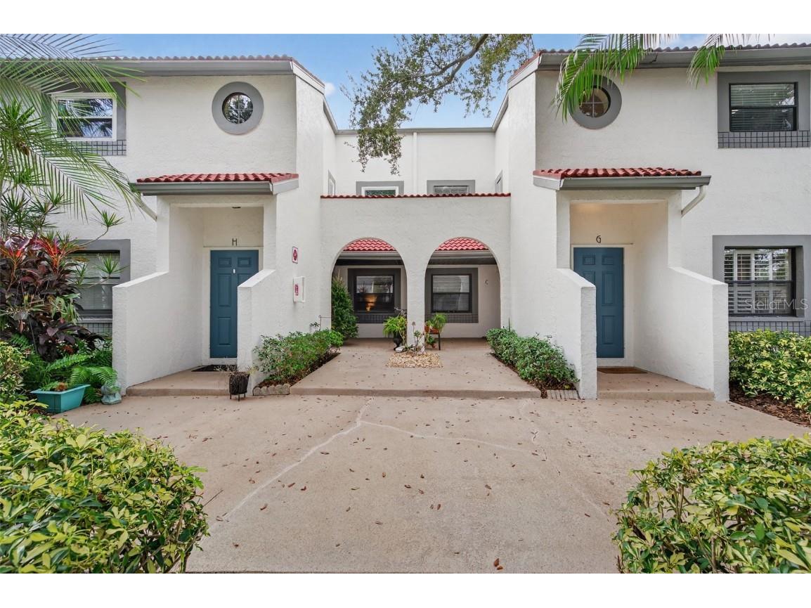 484 Santa Cruz Place NE #G Saint Petersburg FL 33703 TB8462162 image1