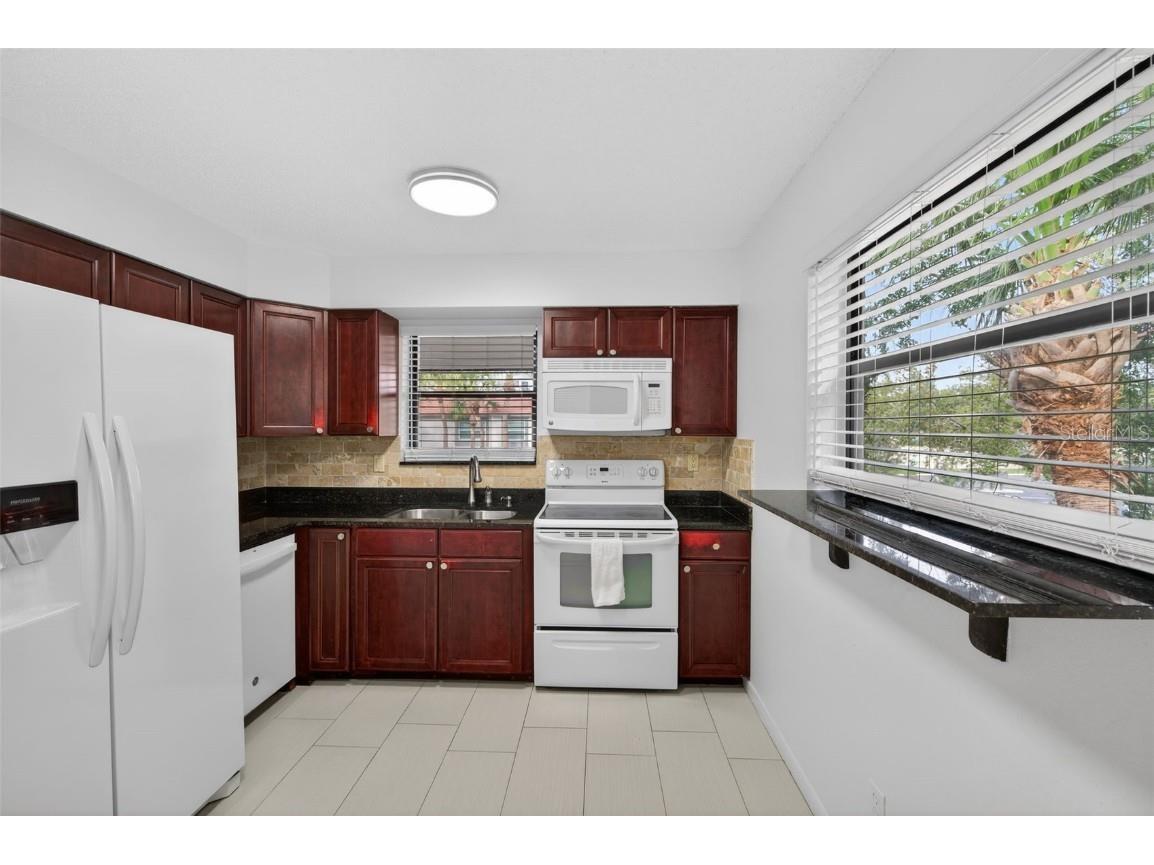 484 Santa Cruz Place NE #G Saint Petersburg FL 33703 TB8462162 image6