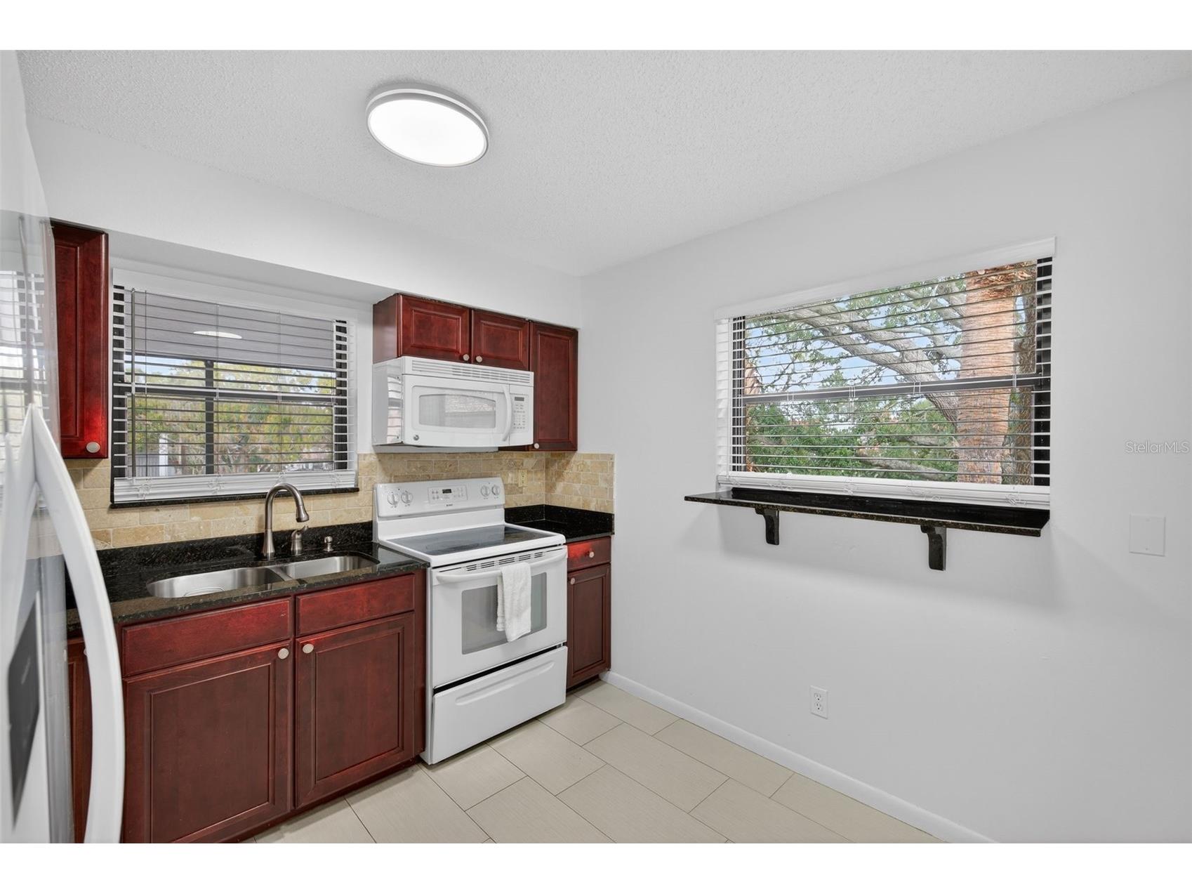 484 Santa Cruz Place NE #G Saint Petersburg FL 33703 TB8470908 image10