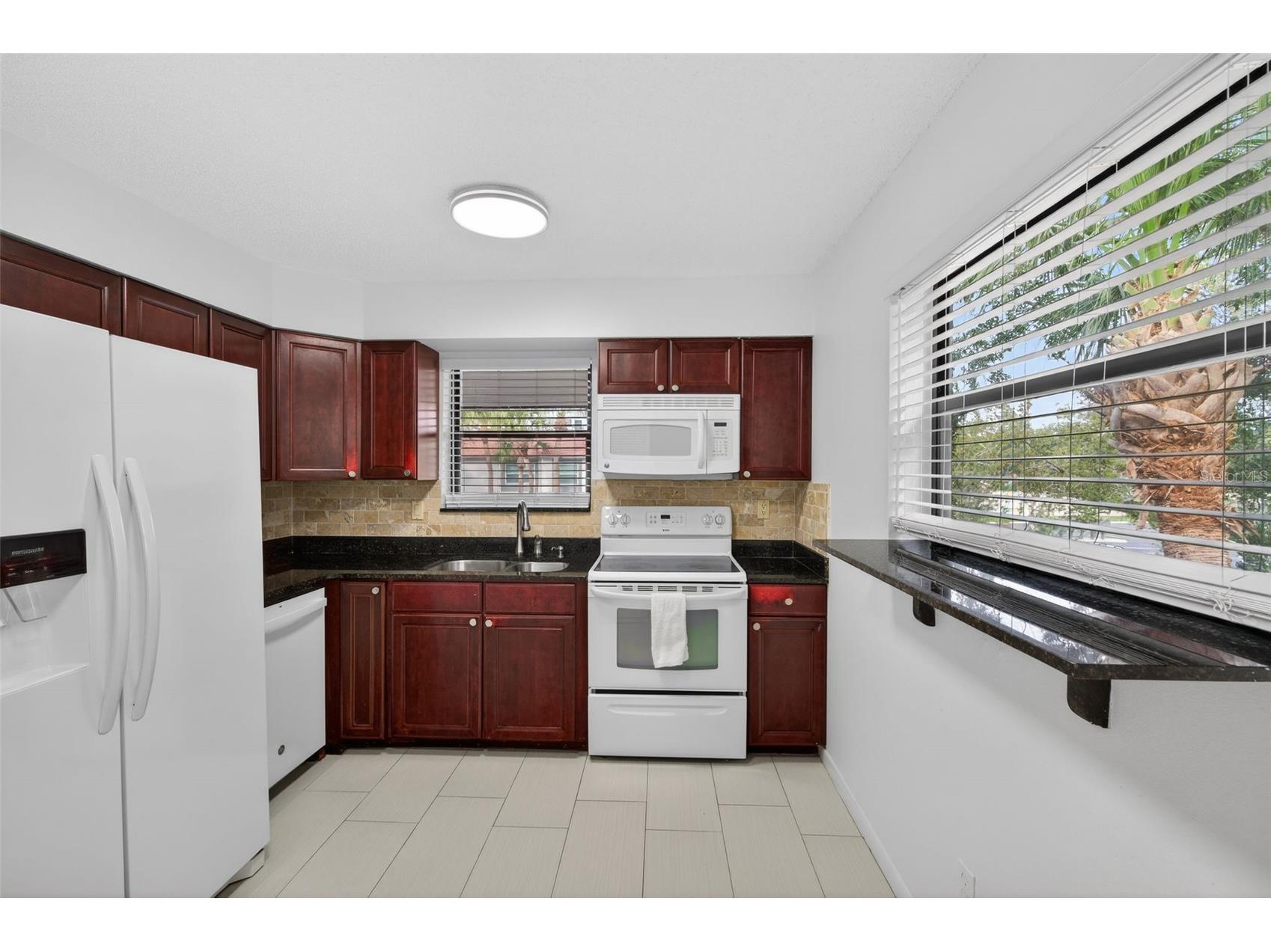 484 Santa Cruz Place NE #G Saint Petersburg FL 33703 TB8470908 image11