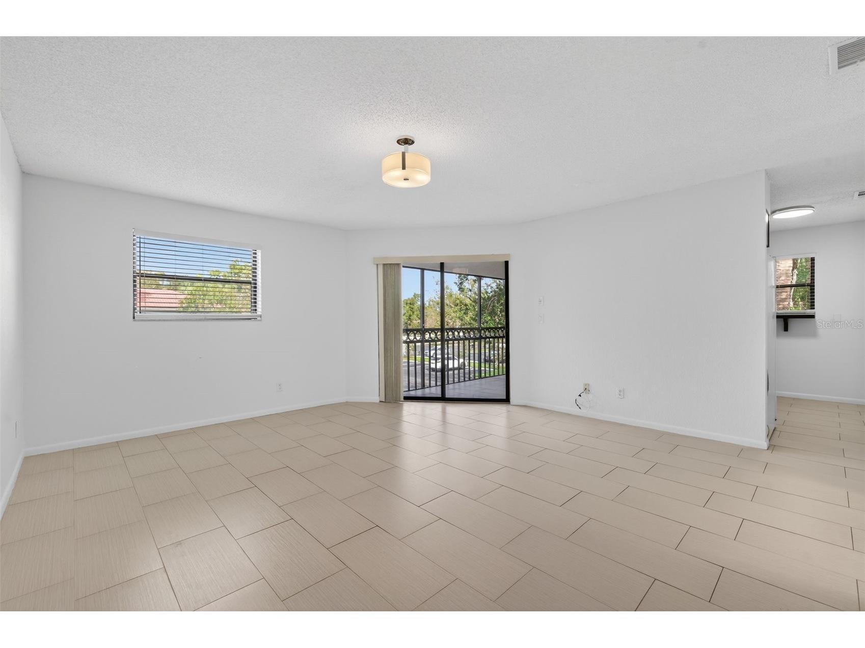 484 Santa Cruz Place NE #G Saint Petersburg FL 33703 TB8470908 image6