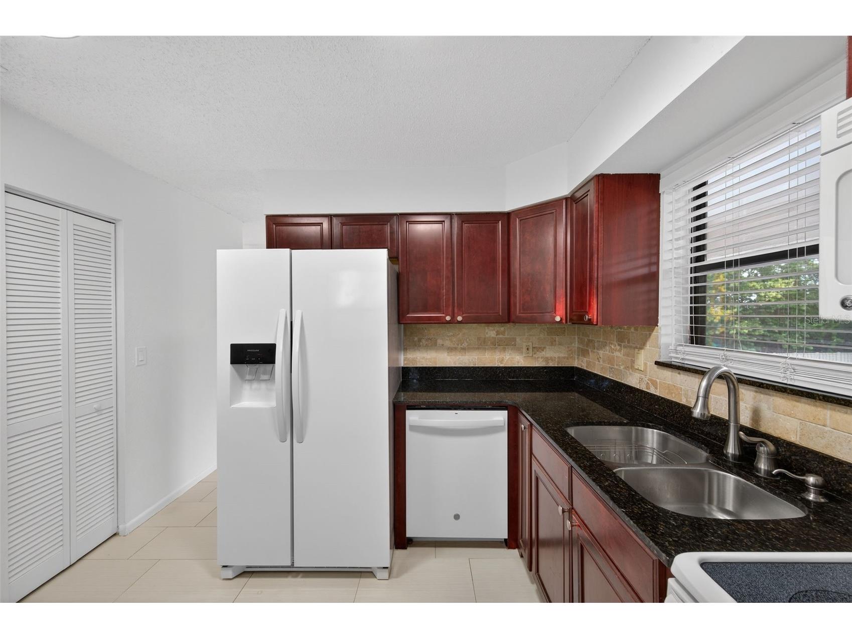 484 Santa Cruz Place NE #G Saint Petersburg FL 33703 TB8470908 image8