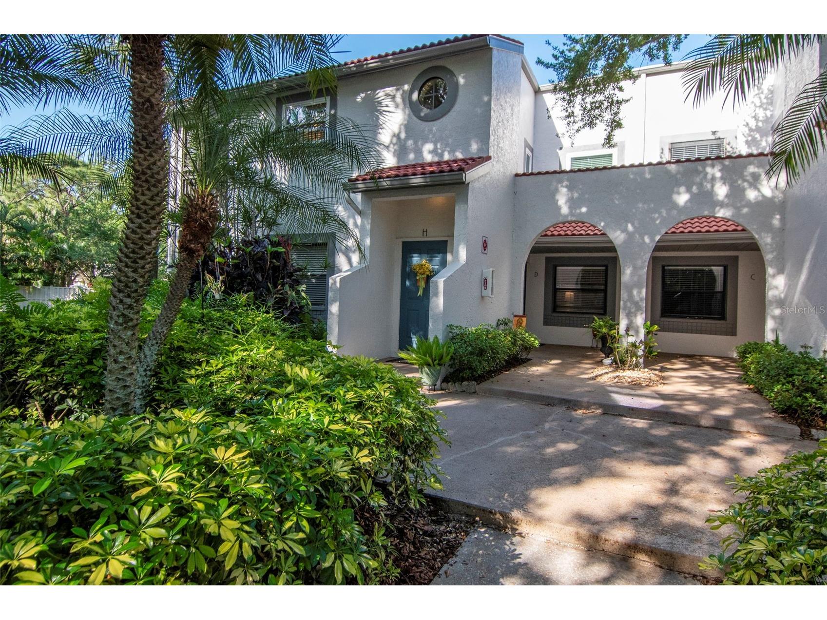484 Santa Cruz Place NE #H Saint Petersburg FL 33703 TB8492784 image1