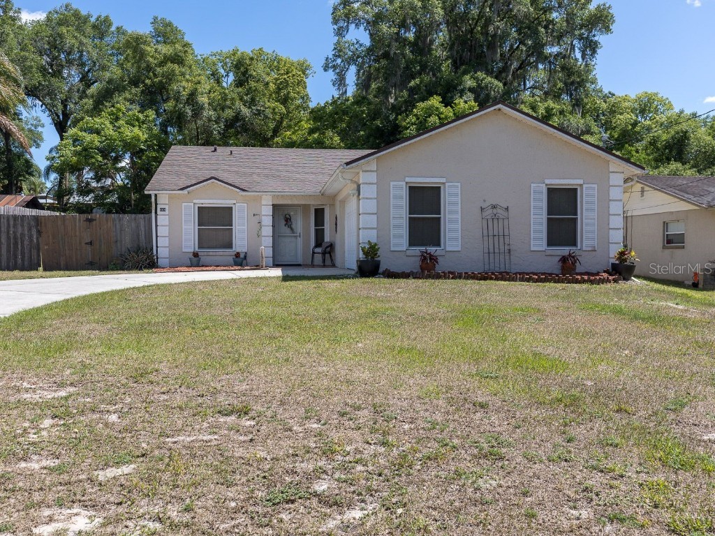 484 W Graves Avenue Orange City FL 32763 V4924455 image1