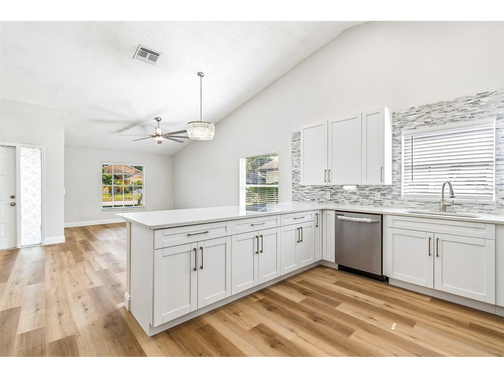 4840 E 99th Avenue Tampa FL 33617 TB8506769 image15