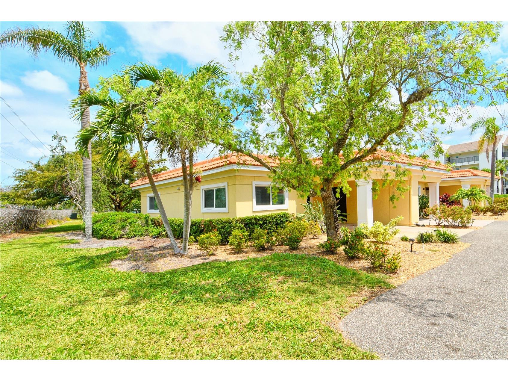 4840 Gulf Of Mexico Drive #VILLA 15 Longboat Key FL 34228 - SARASOTA BAY ICW A4652683 image4