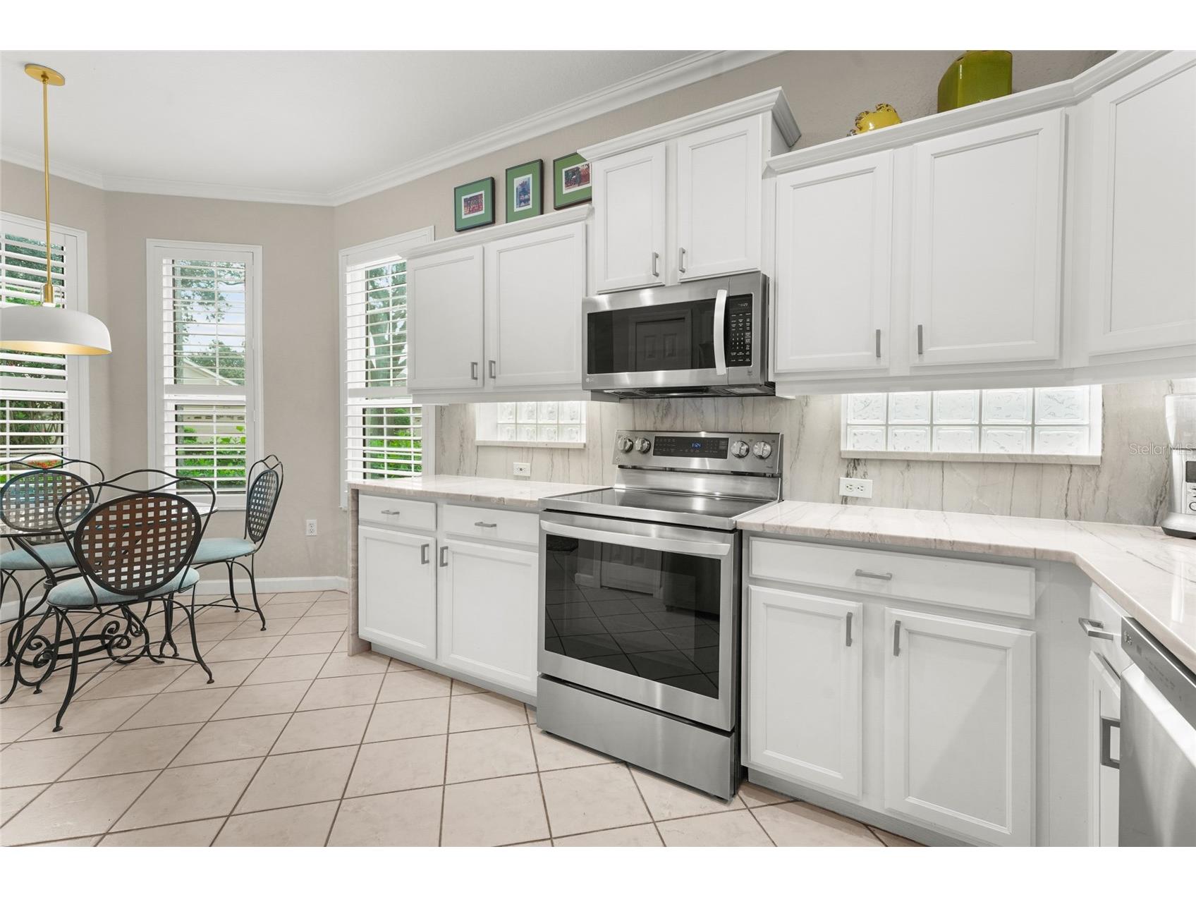 4840 Lakescene Place Sarasota FL 34243 A4663778 image15