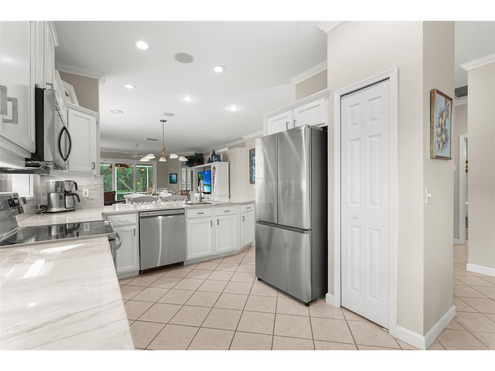 4840 Lakescene Place Sarasota FL 34243 A4663778 image16