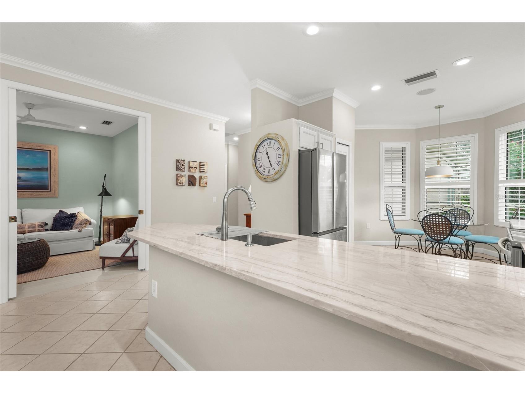 4840 Lakescene Place Sarasota FL 34243 A4663778 image19