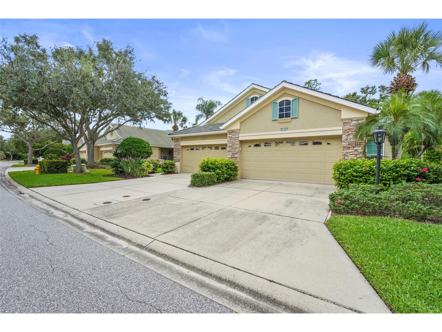 4840 Lakescene Place Sarasota FL 34243 A4663778 image42