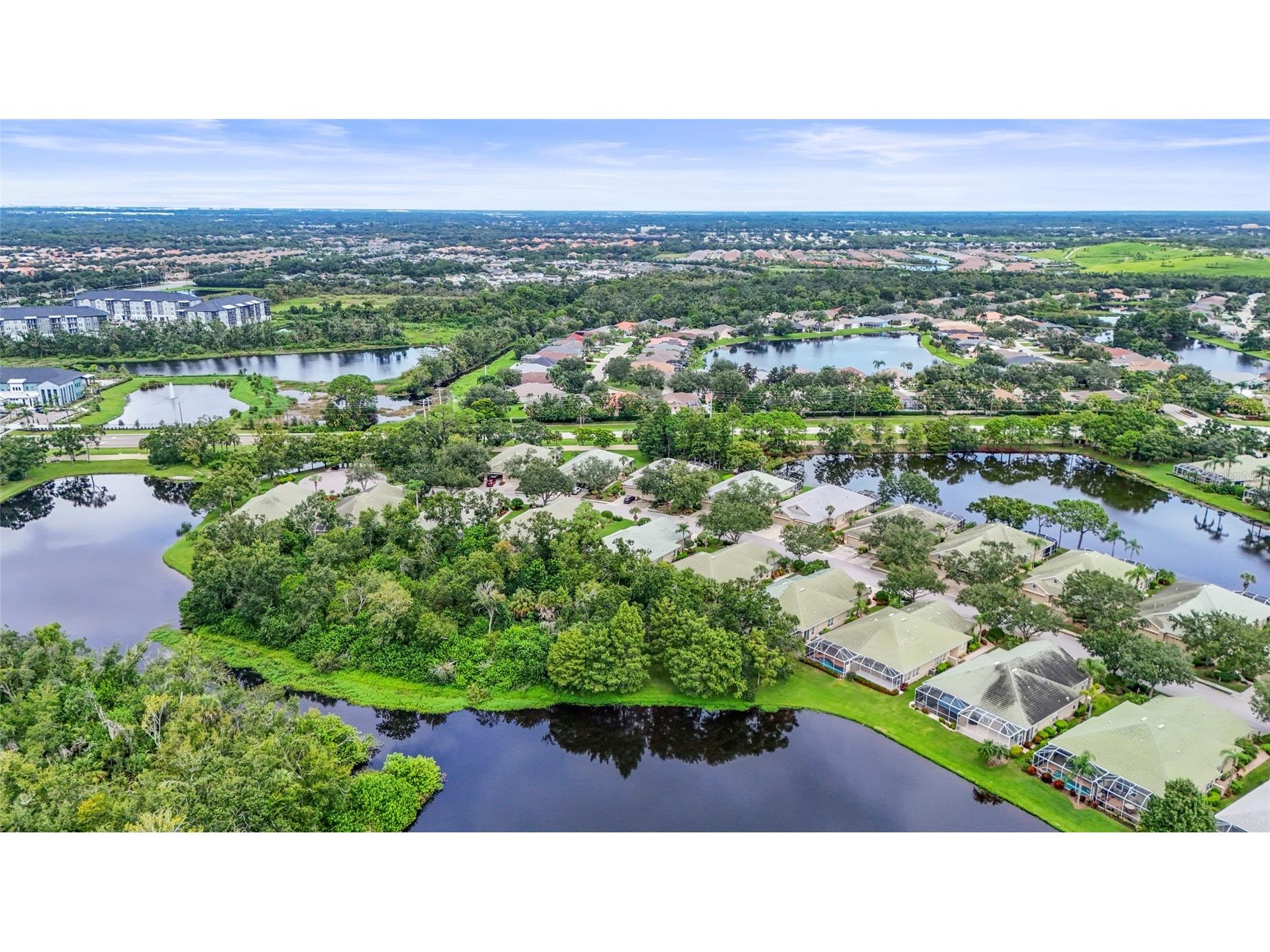 4840 Lakescene Place Sarasota FL 34243 A4663778 image48