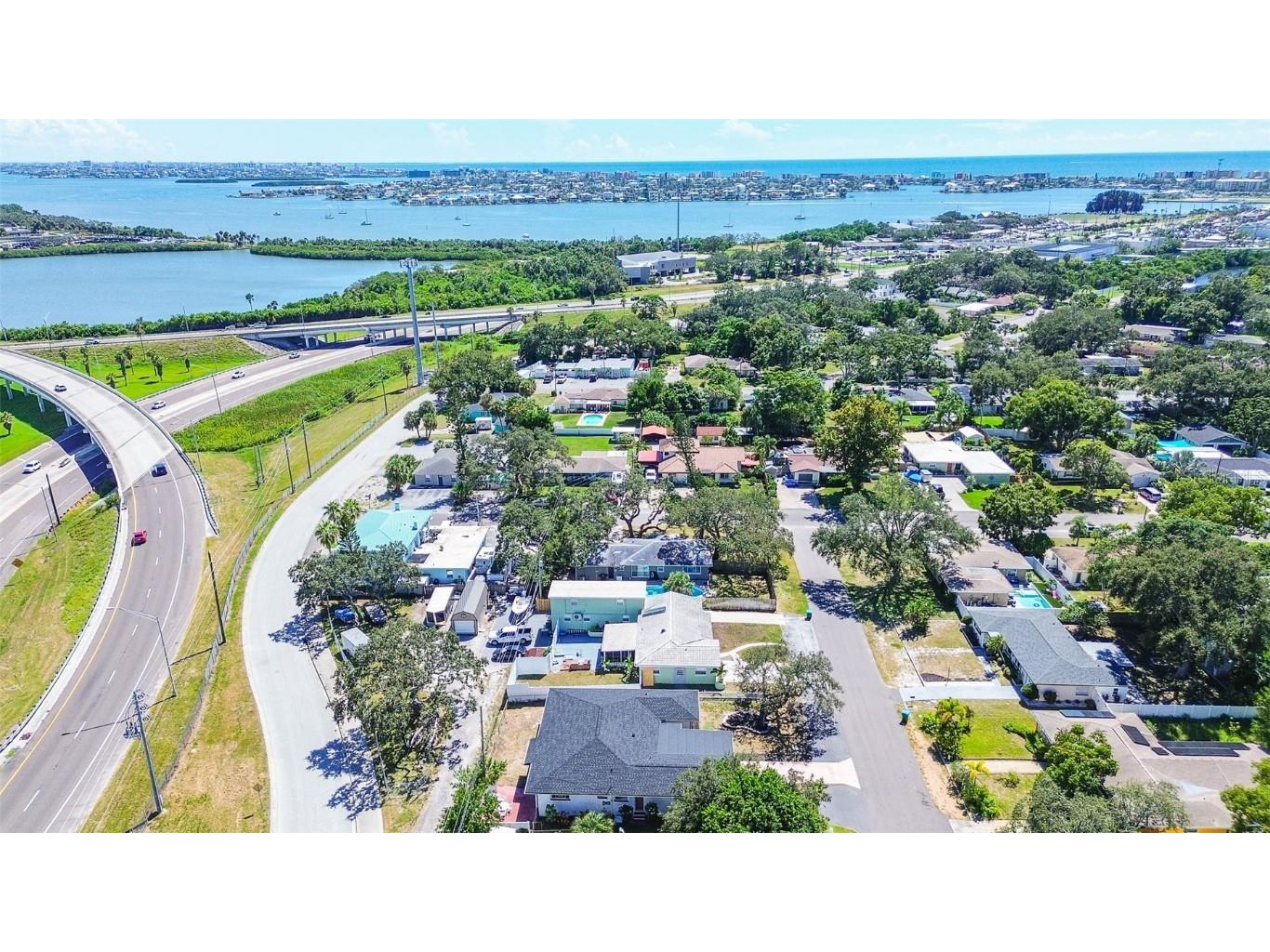 4841 108th Street N Saint Petersburg FL 33708 TB8432078 image41