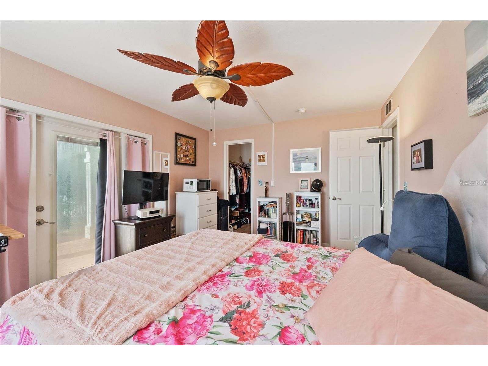 4842 Coquina Key Drive SE #B Saint Petersburg FL 33705 TB8477983 image26