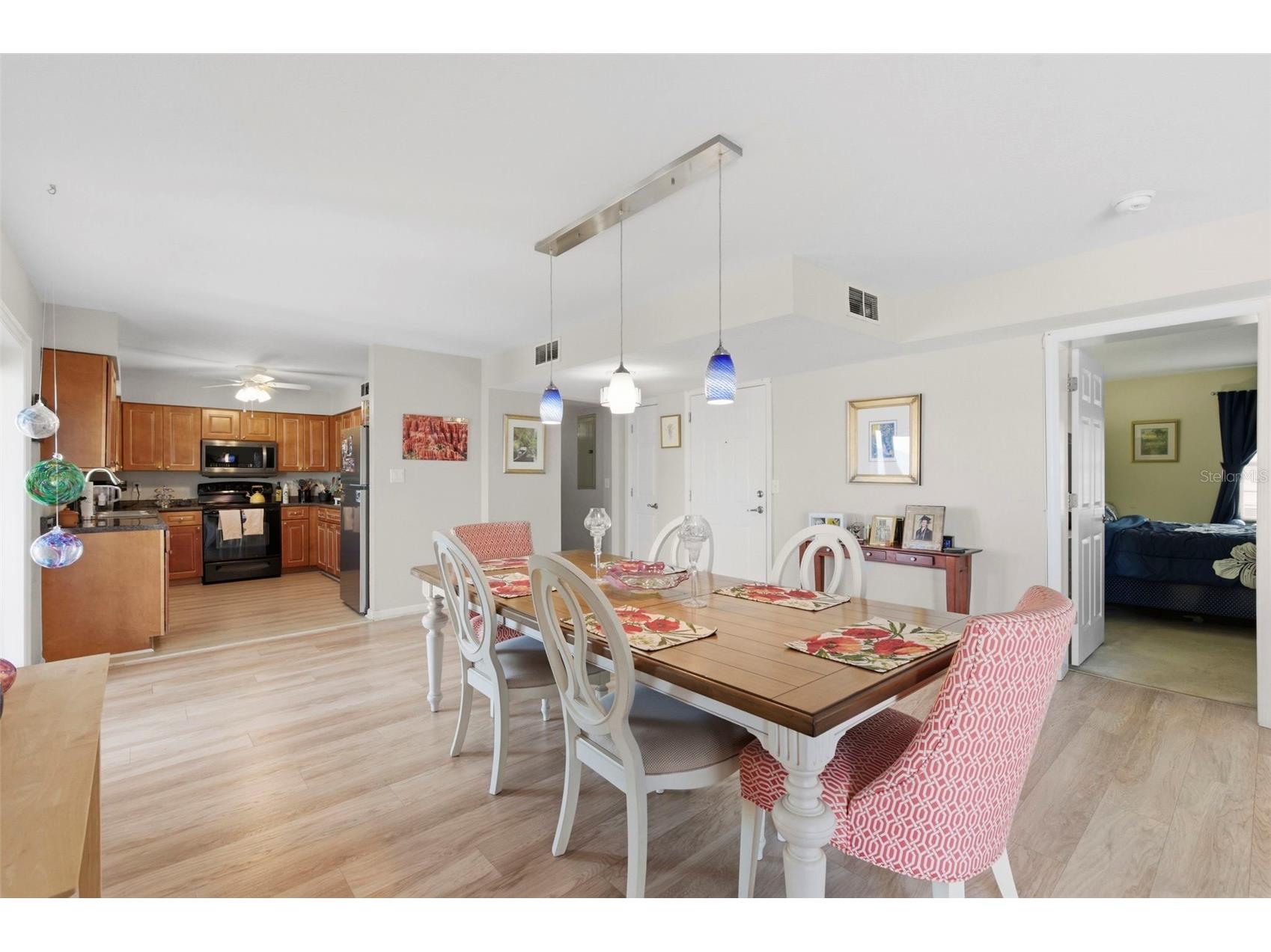 4842 Coquina Key Drive SE #B Saint Petersburg FL 33705 TB8477983 image7