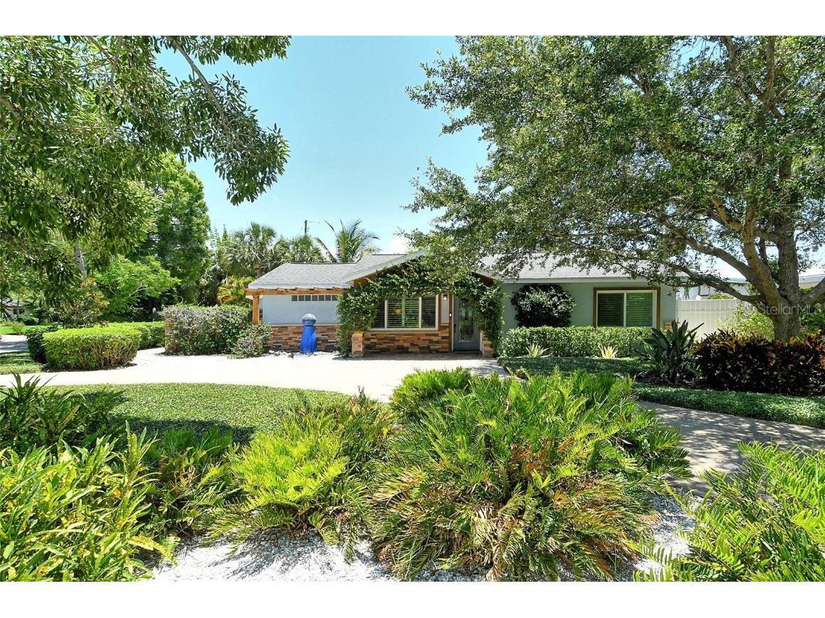 4844 Winchester Drive Sarasota FL 34234 A4613452 image1